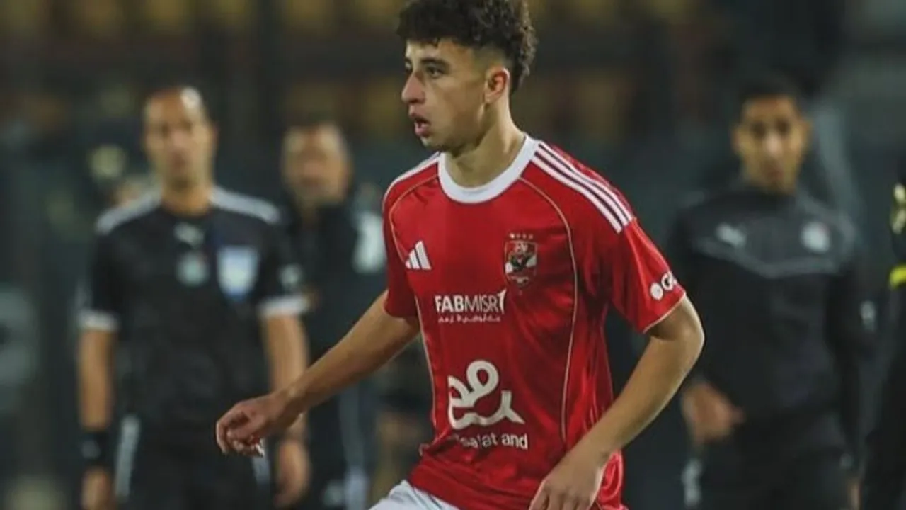 احتراف في أوروبا.. سانتاندير الإسباني يطلب التعاقد مع موهبة الأهلي المصري